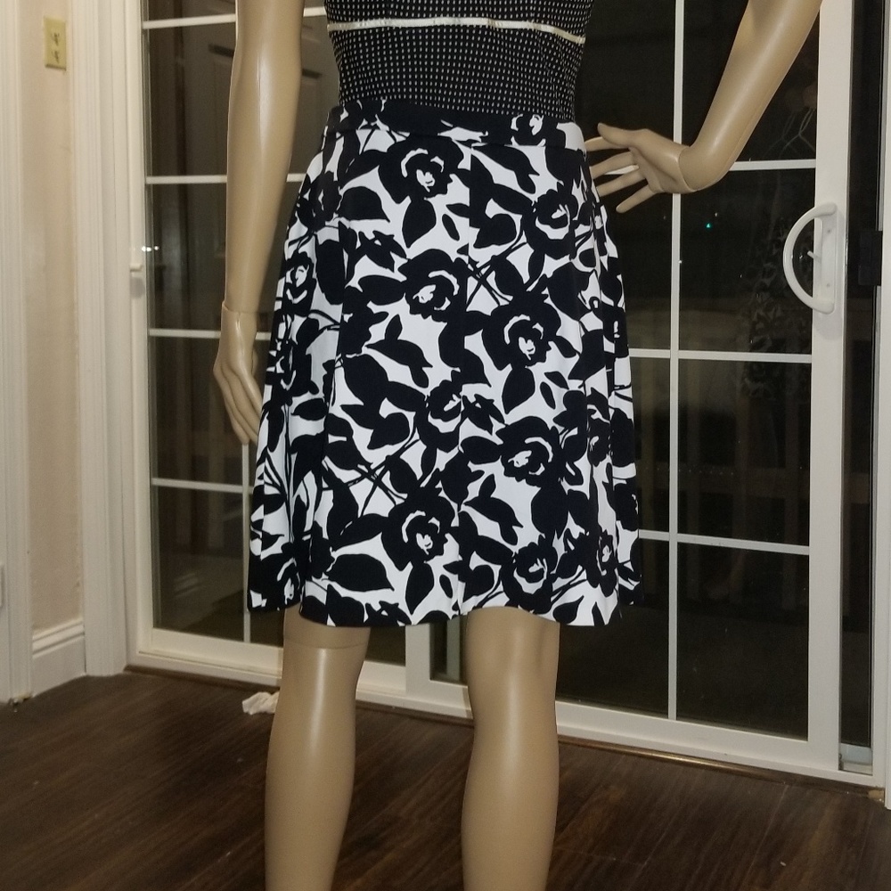 Adrienne Vittadini Skirt - Picture 3 of 5
